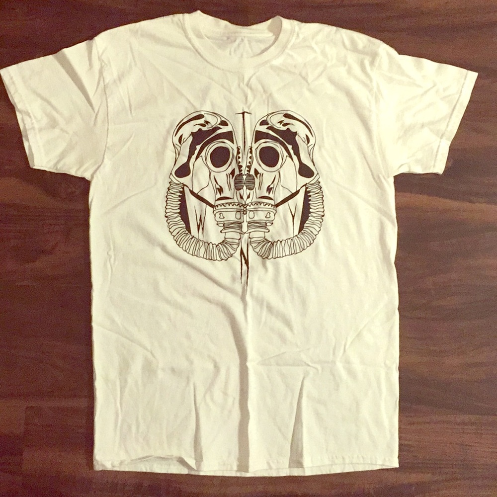 Short sleeve Gildan activewear 100% cotton shirt